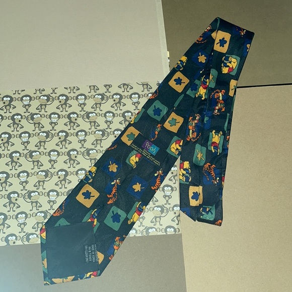 Disney Winnie the Pooh and friends fall/spring Tie - Picture 5 of 6